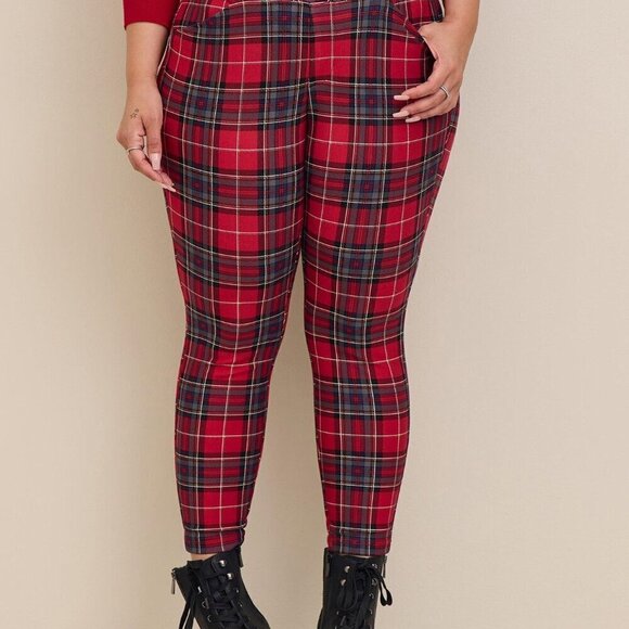 TORRID Pocket Pixie Skinny Studio Luxe Ponte High-Rise Pant - Picture 4 of 4